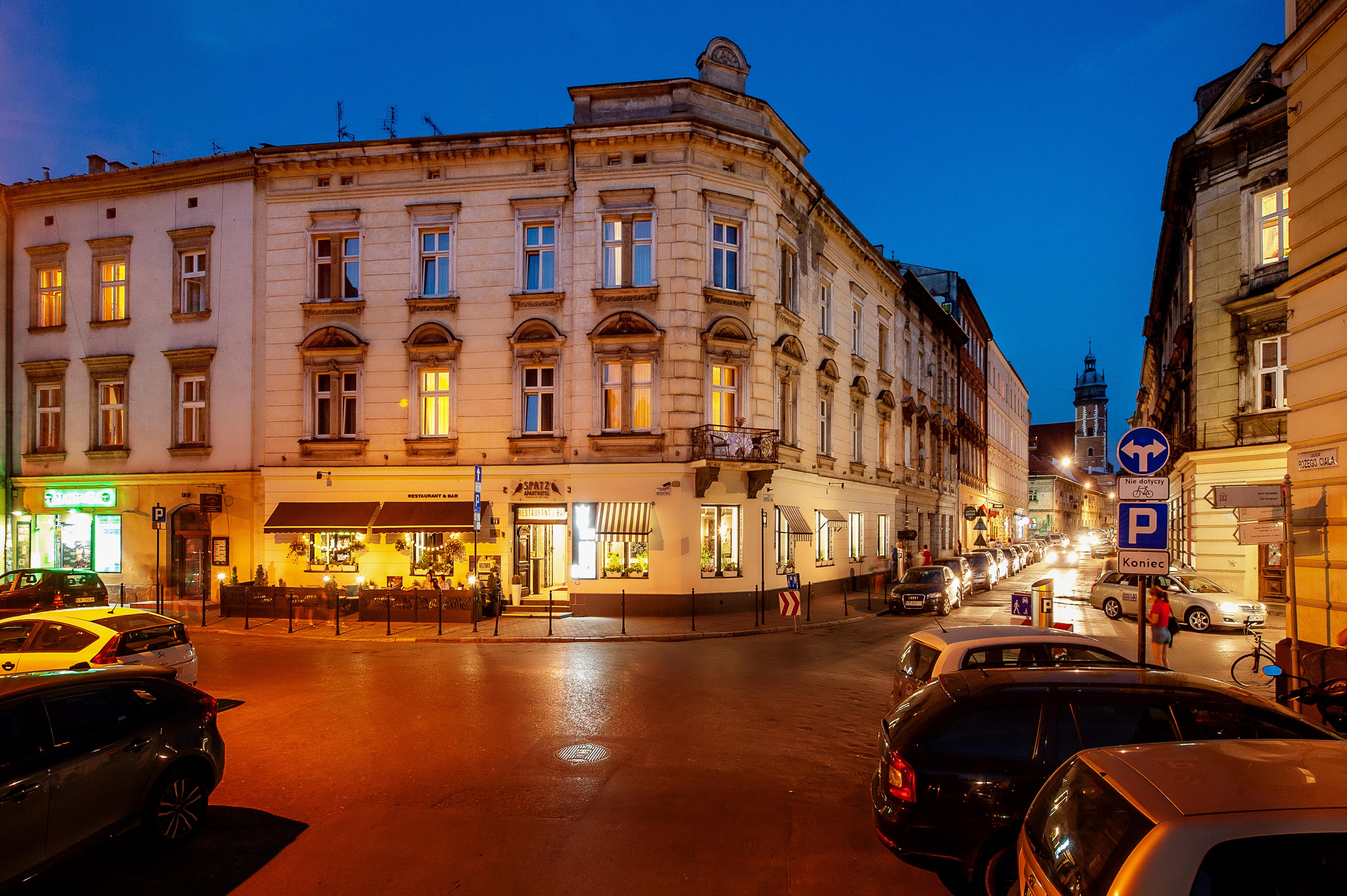 Spatz Aparthotel Krasków Exteriör bild